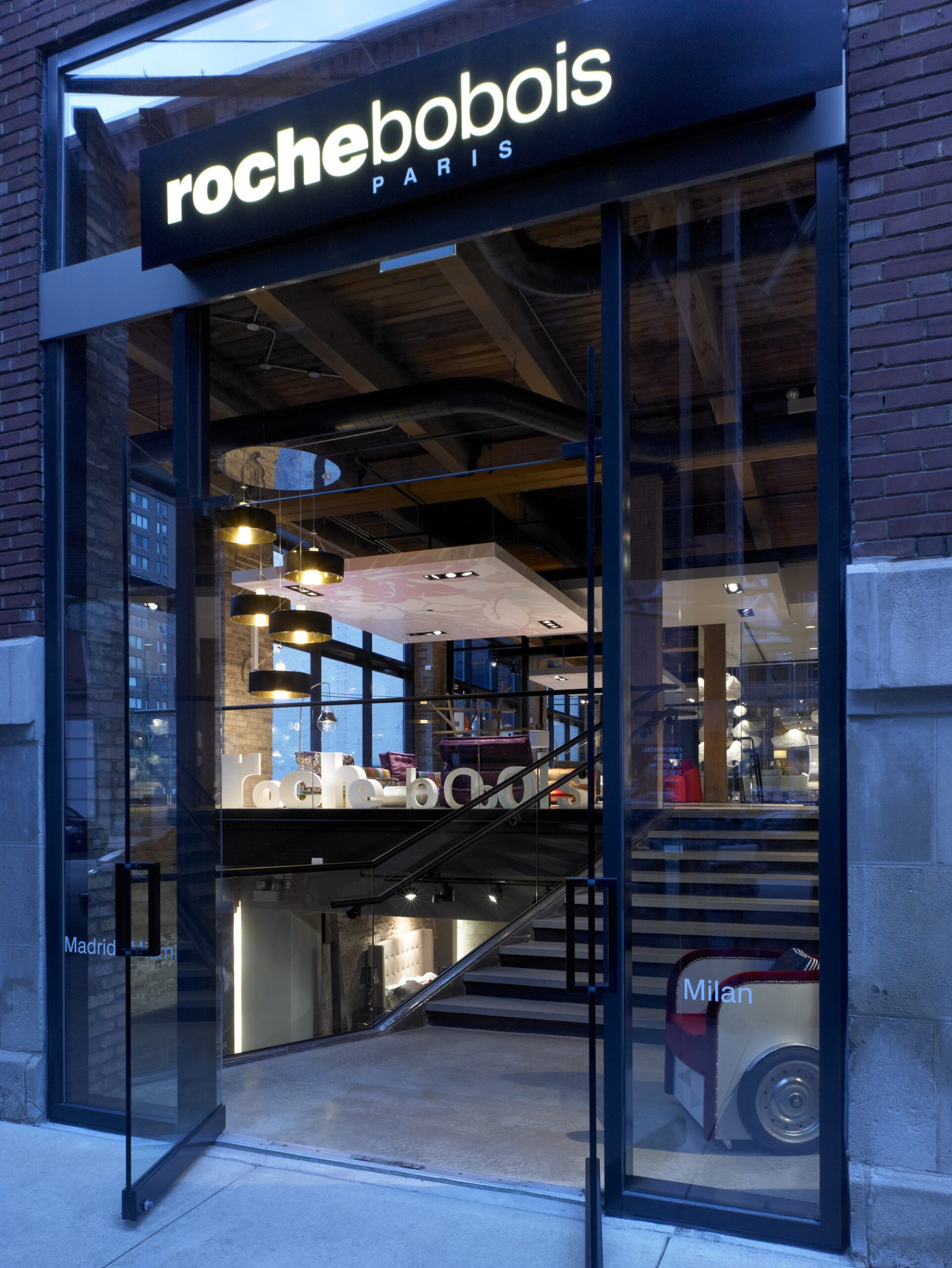 03_Roche Bobois 2-02_Chicago_Hirsch_MPG_Architecture