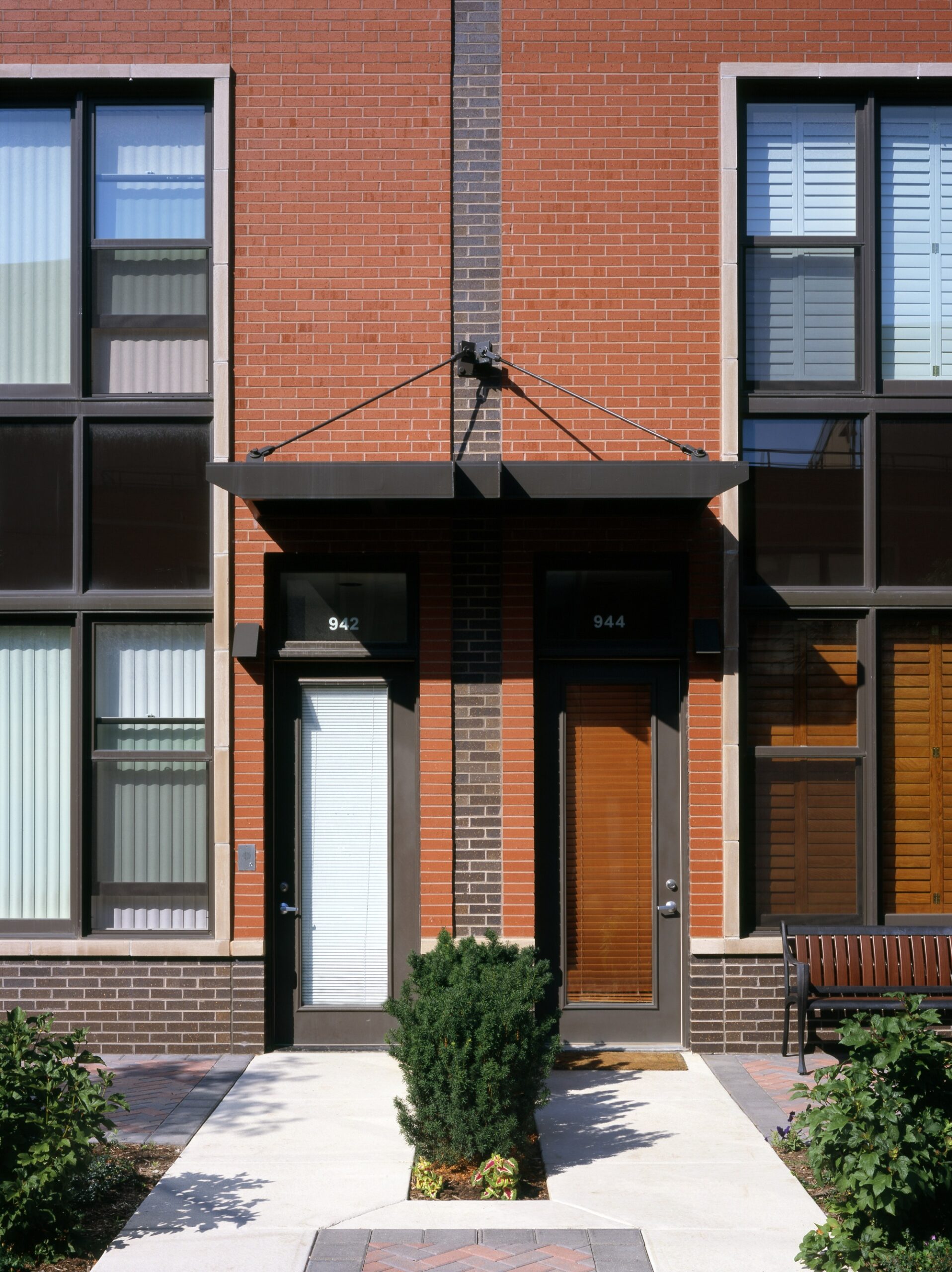 06_doors_detail_Chicago_Hirsch_MPG_Architecture