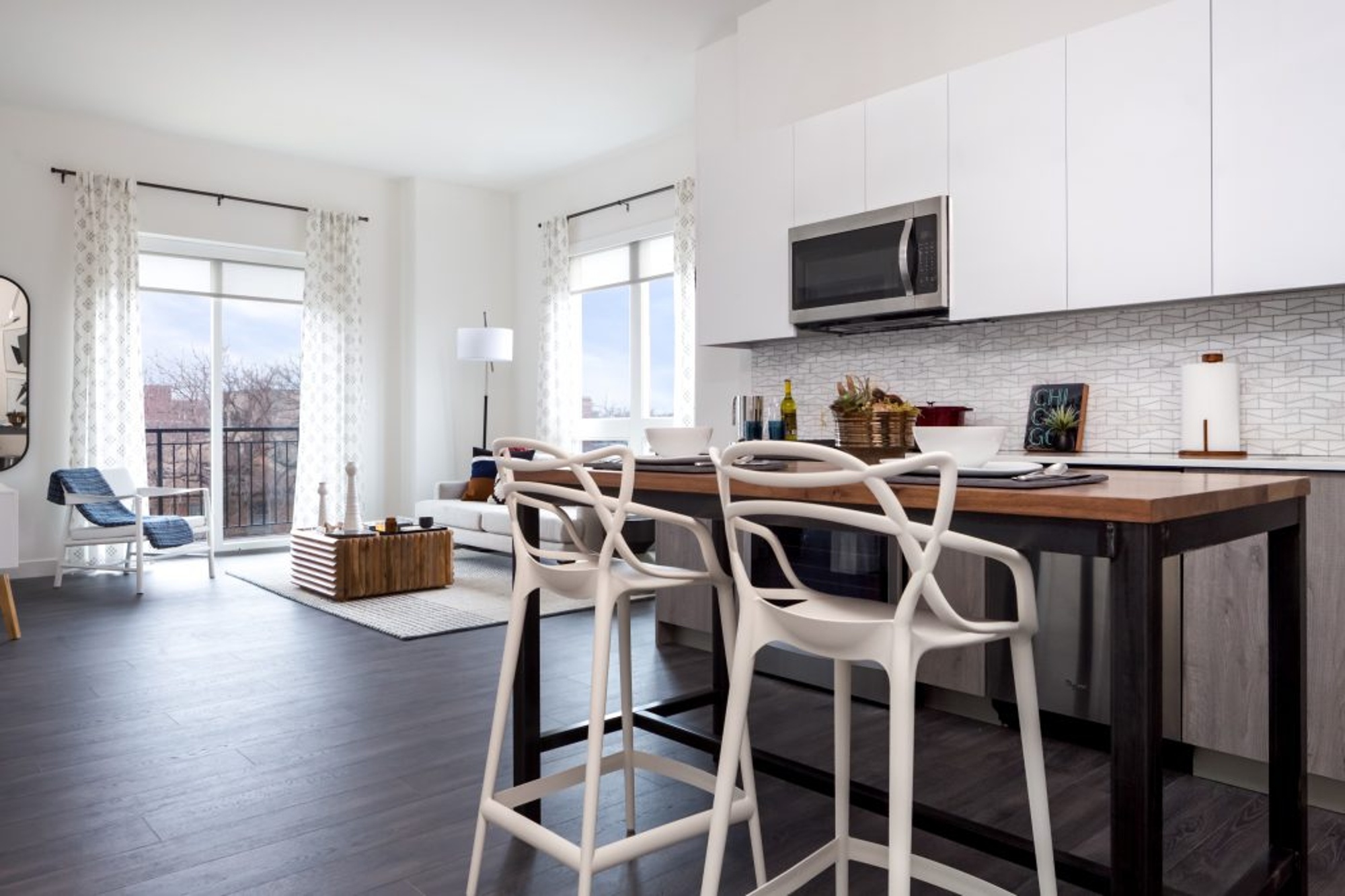 09_Kitchen_Living_Irving-copy-1024x683 (1)_Chicago_Hirsch_MPG_Architecture