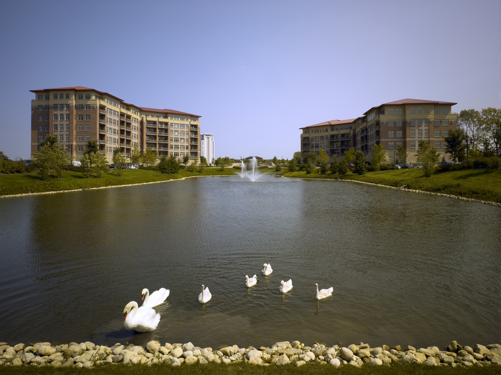 2 bldgs pond_Chicago_Hirsch_MPG_Architecture