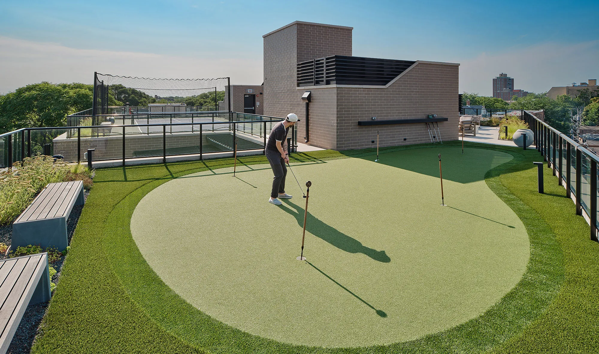 Patterson-Green-Chicago-IL-HirschMPG-Architecture-and-Planning_Putting-Green